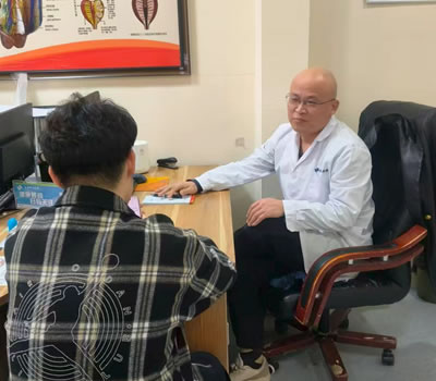 广西|男科医师高朋磊：守护男性健康，专业男科诊疗